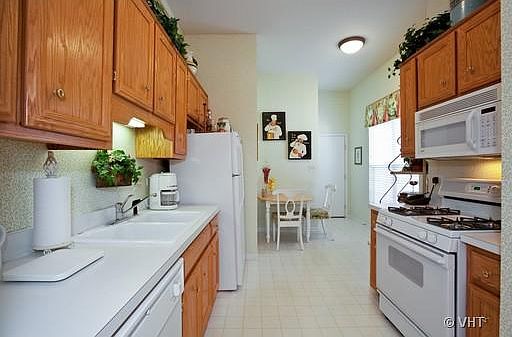 3rd image of 12442 Cheshire Ct