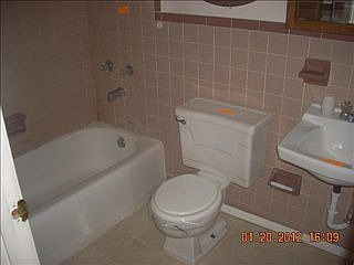 3rd image of 643 Marilyn Dr