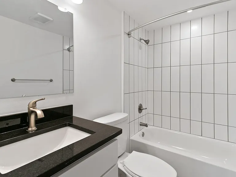 Fyfe Apartments — Photo 54