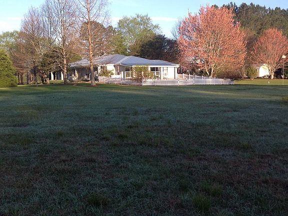 Front & Side of Home/Yard