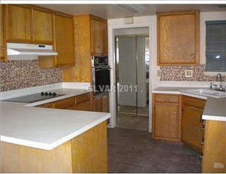 3rd image of 104 Marigold Ln