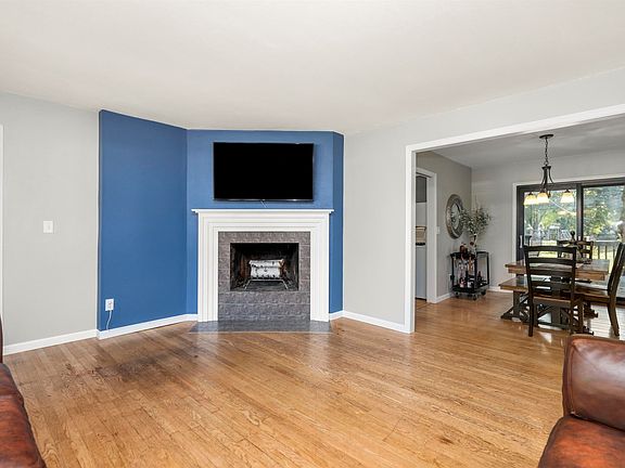 4th image of 1084 Eden Dr