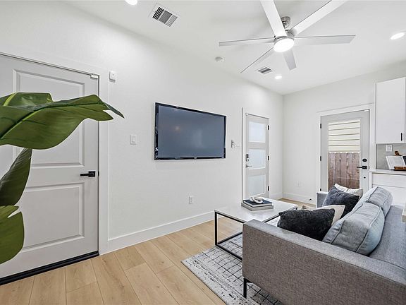 4th image of 5313 Bacher Street