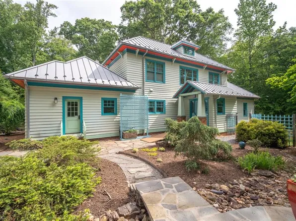 6101 Four Oaks Ct, Summerfield, NC 27358