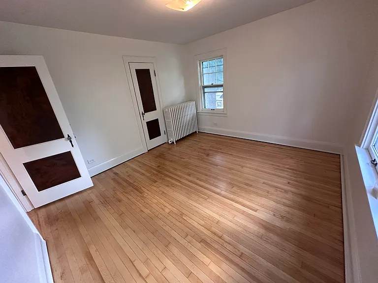 321 Roosevelt Ave — Photo 3