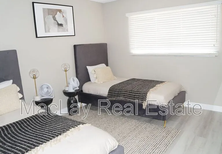 1732 E Hermosa Dr — Photo 19