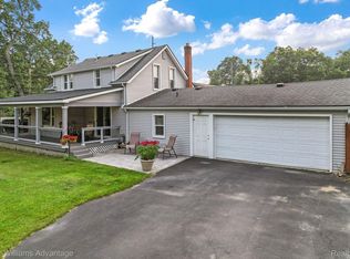 1540 Glengary Rd, Commerce Township, MI 48390