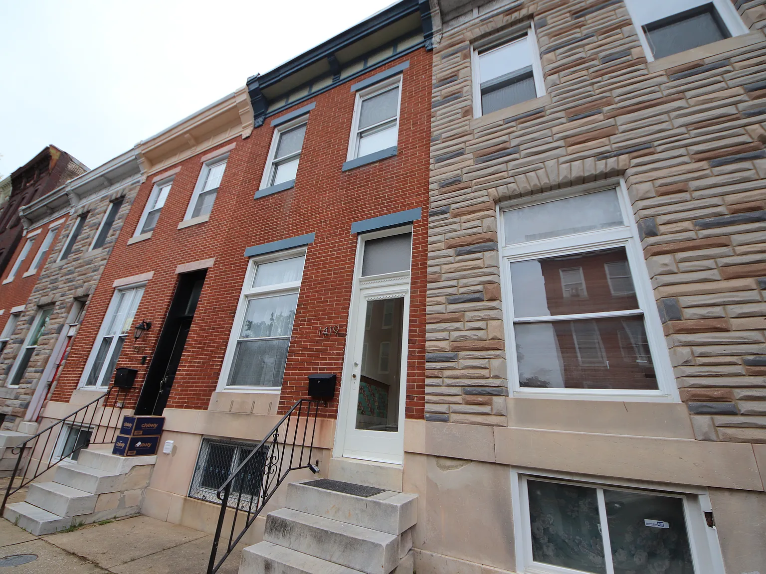 3 bed, 1.5 bath, 1713 sqft, $2,400 — Photo 1