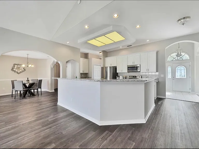 14581 Harewood Ct — Photo 8