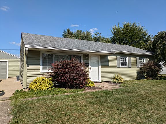 2nd image of 2470 Galewood St