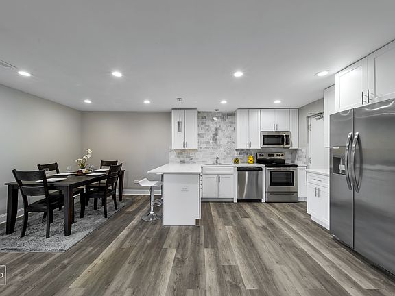 4th image of 1925 Tanglewood Dr APT 2C