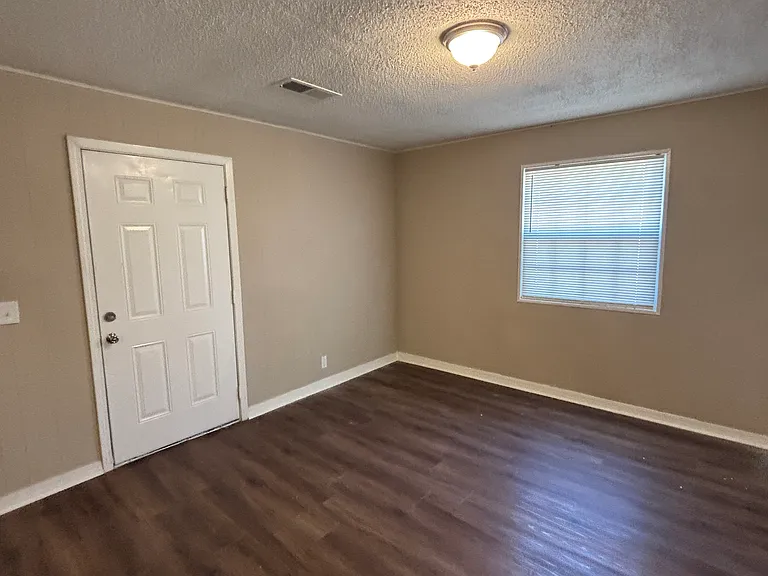 404 Scott St — Photo 9
