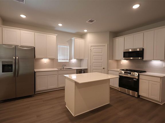 4th image of 8510 Blueberry Ash St