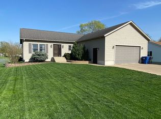 1535 10th St NW, Clinton, IA 52732