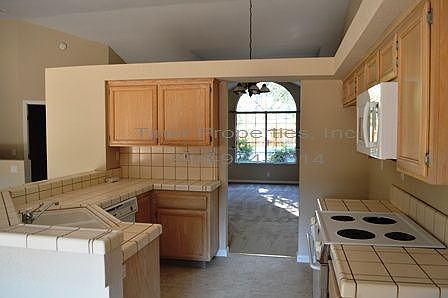 3rd image of 7636 Twin Oaks Ave