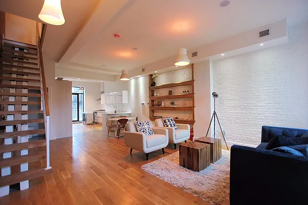 Sold by Massada Home Sales Inc | media 4