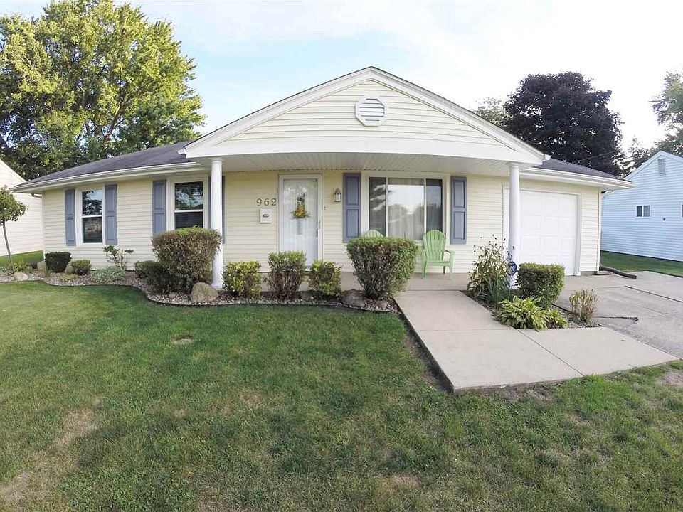 1st image of 962 Mayflower Cir