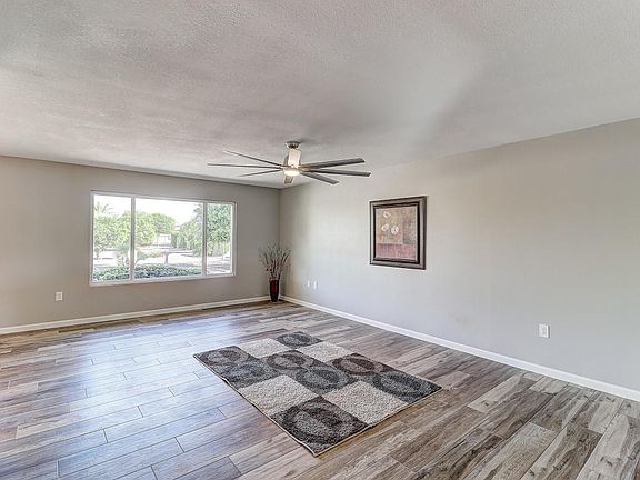 4th image of 10734 W Pineaire Dr