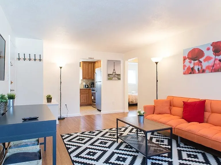 37 Oxford Cir #P — Photo 11