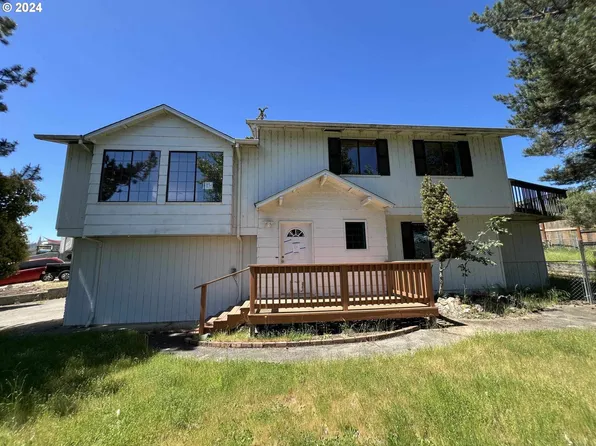 2162 Linnell Ave, Roseburg, OR 97471