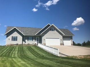 46081 Glenridge Dr, Burwell, NE 68823