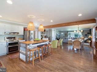 15 Beechwood Rd, Arnold, MD 21012