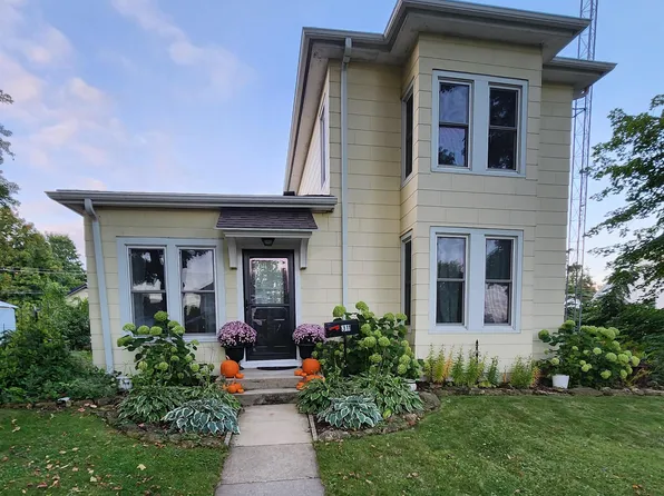 311 E Front Ave, Stockton, IL 61085