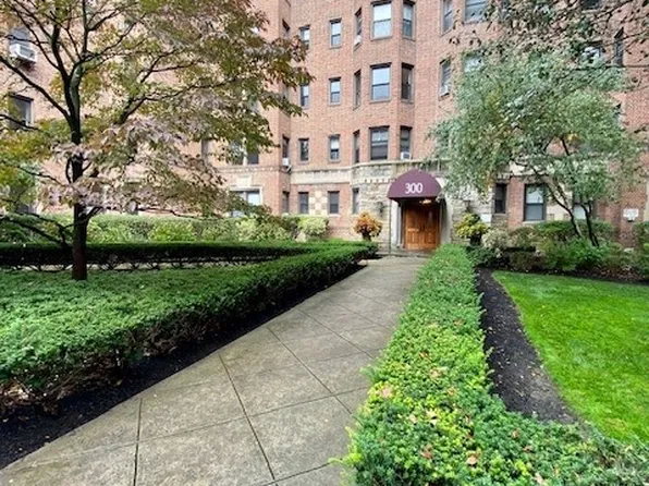 300 Main St APT 5J, White Plains, NY 10601