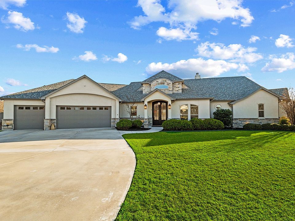 1st image of 110 Live Oak Ct