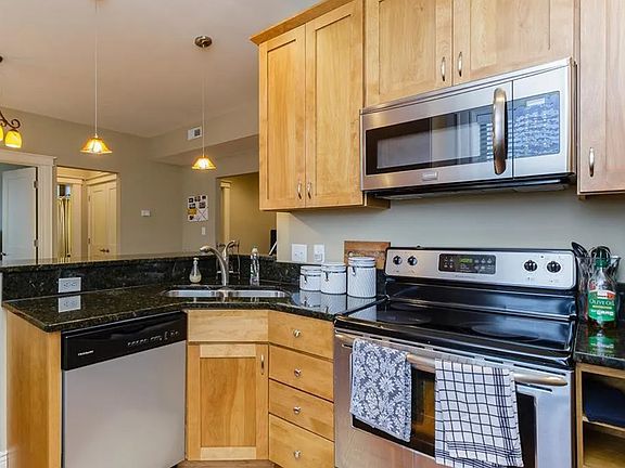 5th image of 4101 Magnolia Ave #306