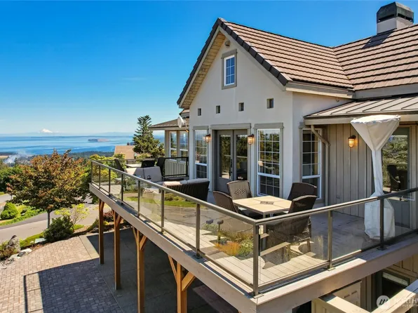 12 Hawks Way, Sequim, WA 98382