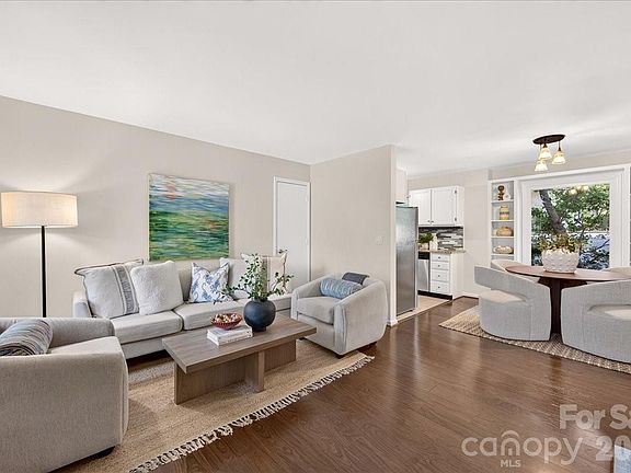 3rd image of 430 Queens Rd APT 122