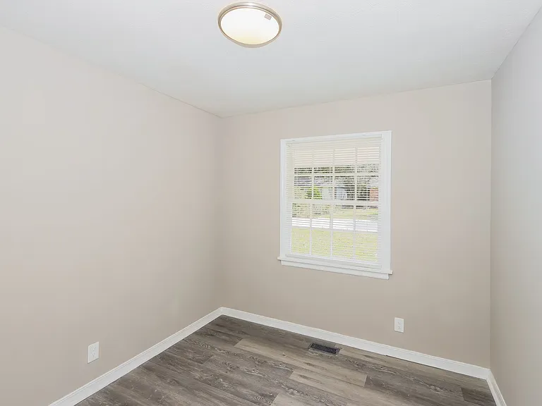 1825287_027_bedroom_13187325.jpg