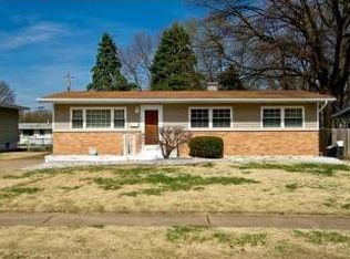 745 Manresa, Saint Louis, MO 63031
