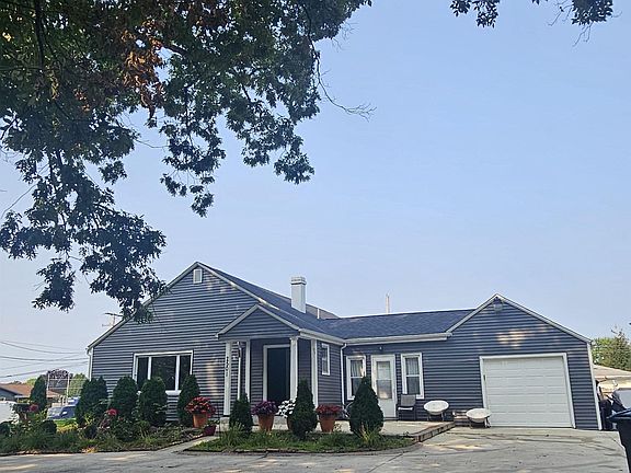 2nd image of 2501 Poinsette Dr