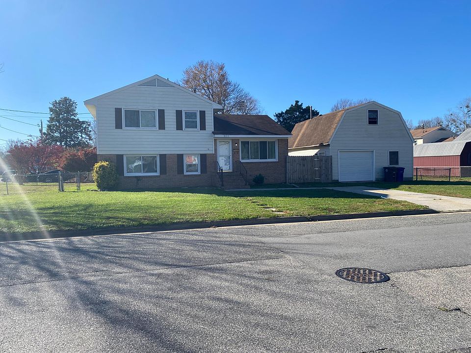 1st image of 811 Tulip Dr