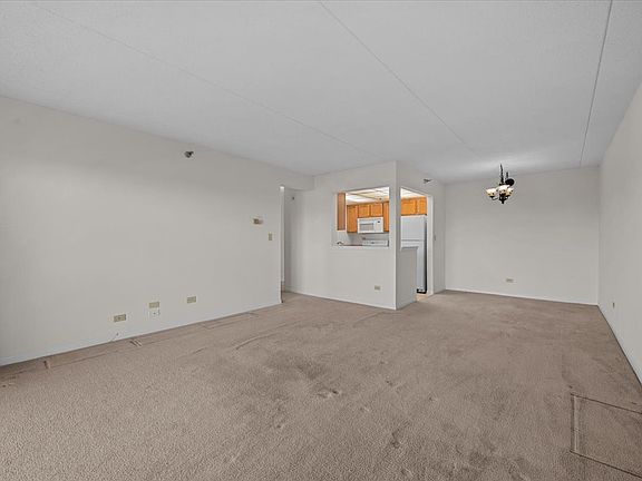 5th image of 1 Bloomingdale Pl APT 604