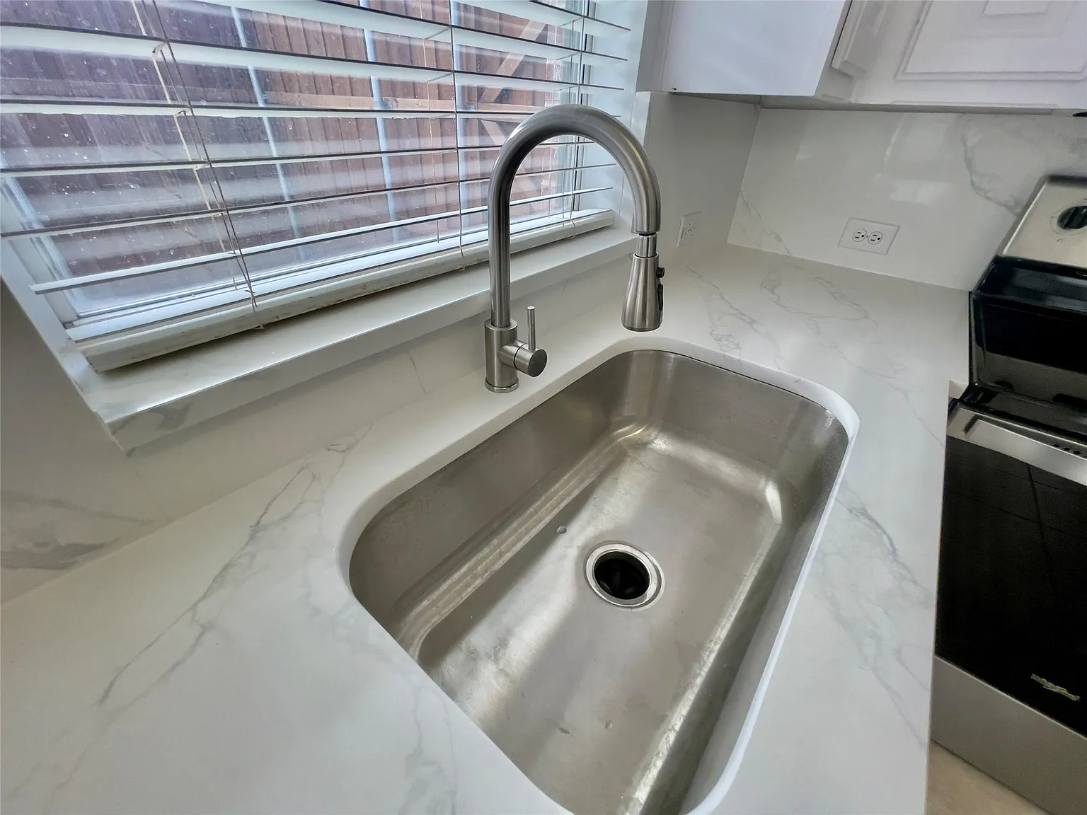 3 bed, 1803 sqft, $2,795 — Photo 4