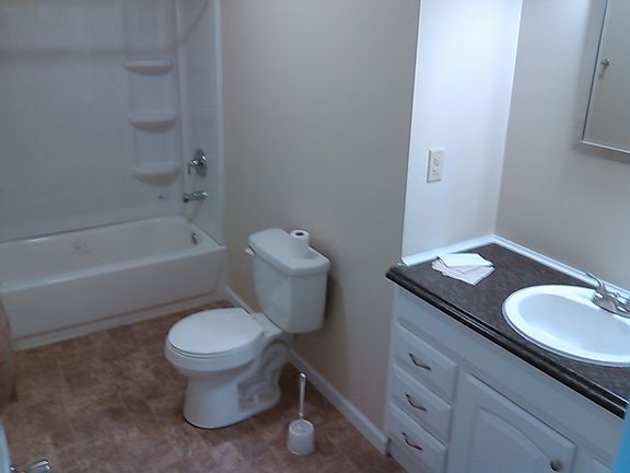 4th image of 44 Longfellow Dr