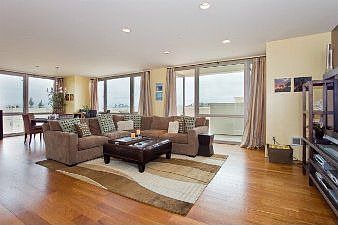 :: 255 Berry Street, #610