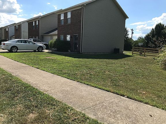 3rd image of 1104-1106 Pinoak Dr