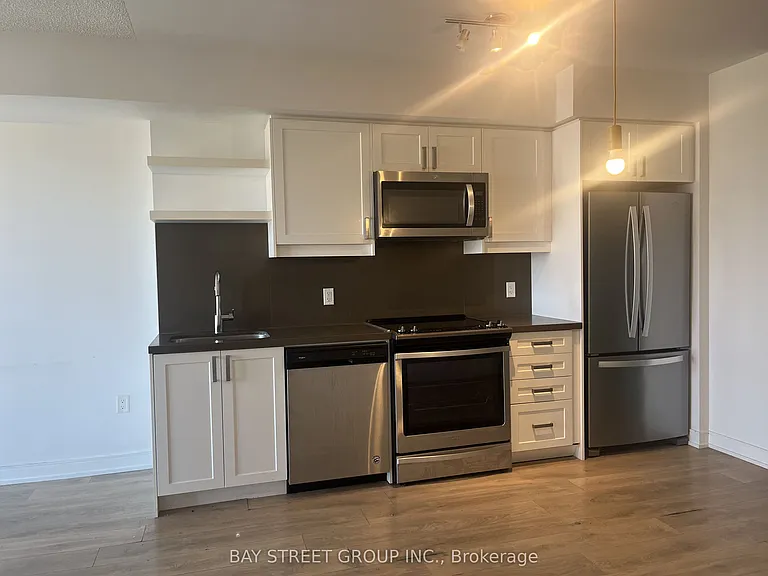 50 Wellesley St E #2906 — Photo 8