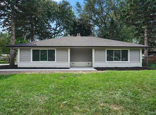 8820 Russell St, Shelby Township, MI 48317