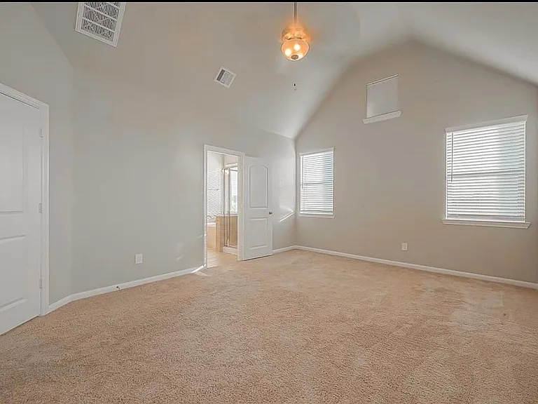 8700 Laurel Crest Dr — Photo 34