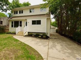 29 Gores Dr, Mastic, NY 11950