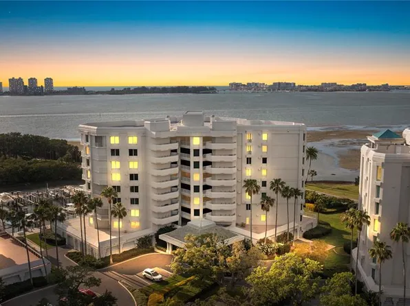 2 Seaside Ln APT 802, Belleair, FL 33756