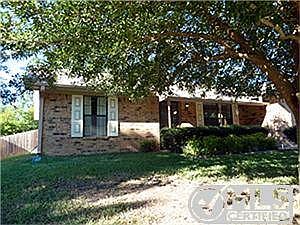 1st image of 718 Southwood Dr