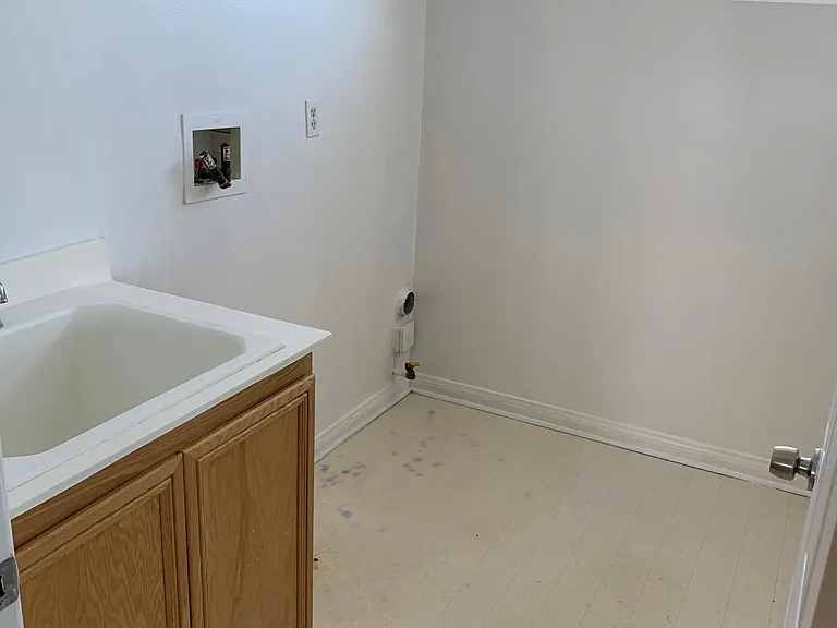 11926 Forest Park Ln — Photo 22