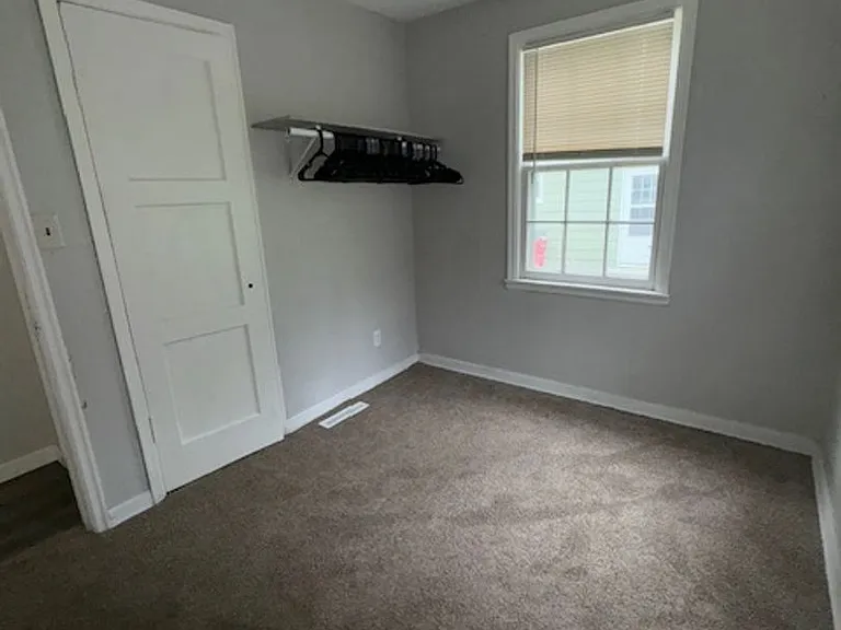 820 S Western Ave — Photo 2