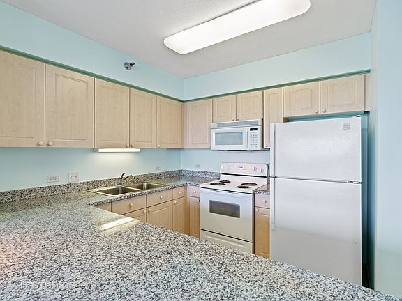 5th image of 512 N McClurg Ct APT 4402